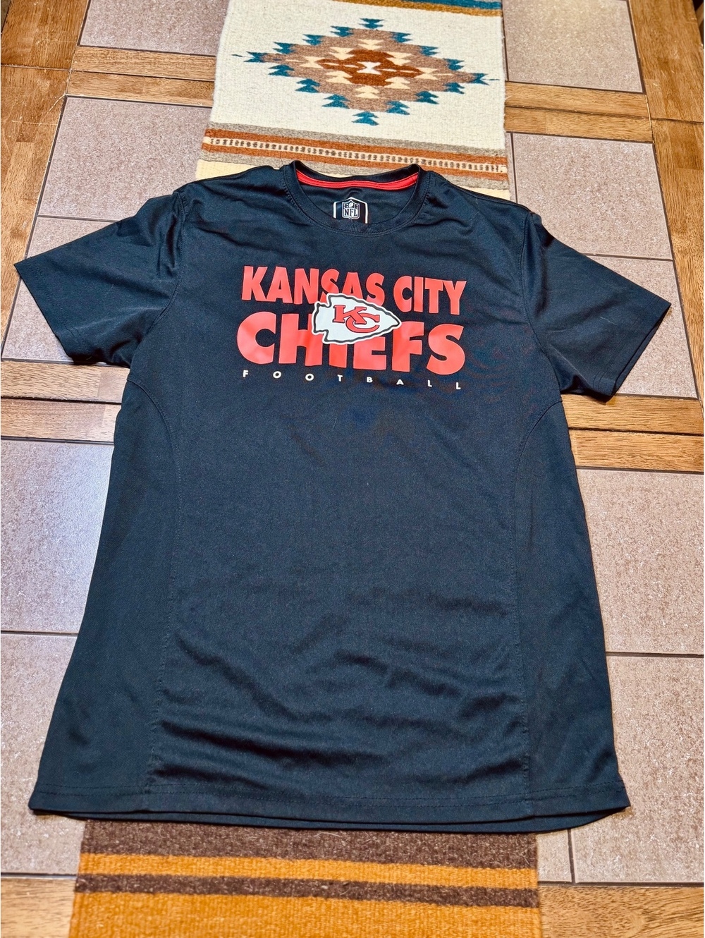 Mens Chiefs dri fit tshirt large